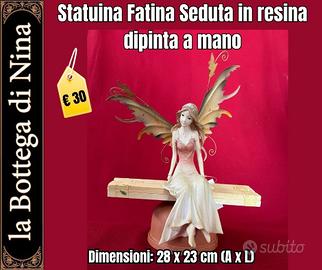 Statuina Fatina Seduta in resina dipinta a mano