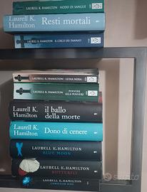 Laurell K Hamilton 10 Romanzi di Anita Blake