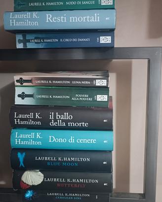 Laurell K Hamilton 10 Romanzi di Anita Blake