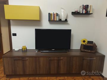 Parete TV Sala attrezzata come nuova (Lube)