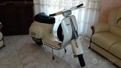 Piaggio Vespa 50 Special 