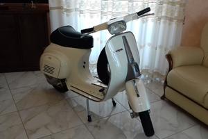 Piaggio Vespa 50 Special 