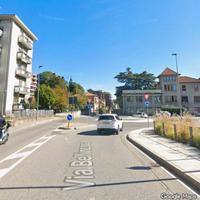 Trilocale a Como con due balconi e posto auto