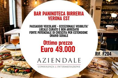 Attività / Licenza di 80 m² con 2 locali a Verona