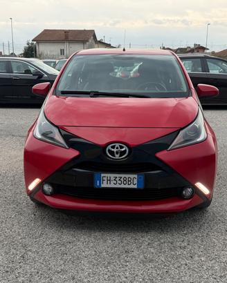 Toyota Aygo 1.0 VVT-i 69 CV 5 porte x-cool TSS