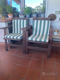 Poltroncine da esterno con cuscini