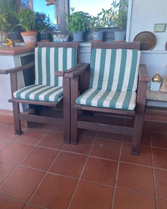 Poltroncine da esterno con cuscini