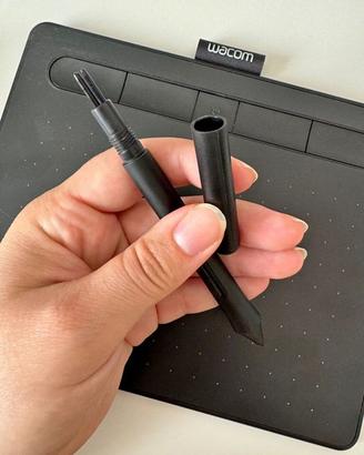 Wacom Intuos S Tavoletta Grafica Bluetooth con Pen