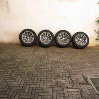 Cerchi in lega  Alfa Romeo da 18" con pneumatici 