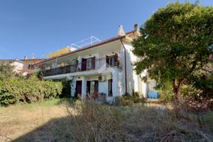 VILLA A SCHIERA A CASTELNUOVO DI PORTO
