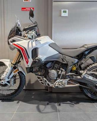 Ducati DesertX MATT STAR WHITE SILK 2027