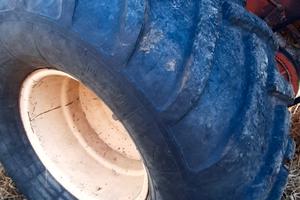 Mietitrebbia Laverda M84