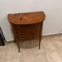 Comodino - suota tasche