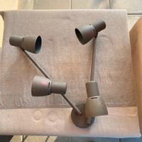 Lampada con die bracci mobili