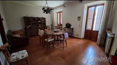 Appartamento spazioso con giardino e garage