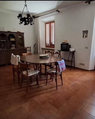 Appartamento spazioso con giardino e garage