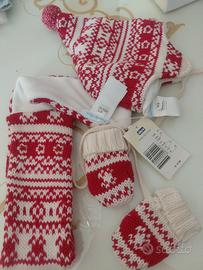 cappellino sciarpa e guanti  chicco 