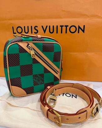 Louis Vuitton Chess Messenger