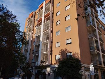 Viale Dante. Pentavano con tre balconi