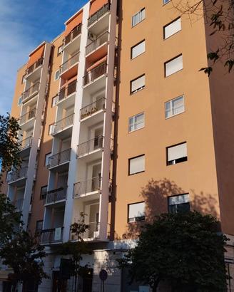 Viale Dante. Pentavano con tre balconi
