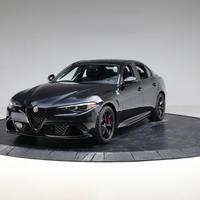 Alfa Romeo Giulia 2.9 V6 Bi-Turbo AT8 Quadrifoglio