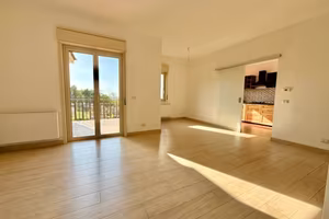 4 Vani + Terrazzino (Viale Angelo Vasta)