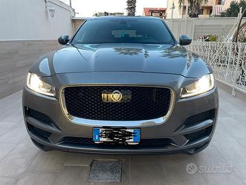 Jaguar F pace 2000