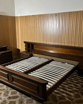 Camera da letto completa in legno stile svizzero