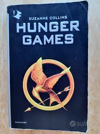 Libro Hunger Games di Suzanne Collins