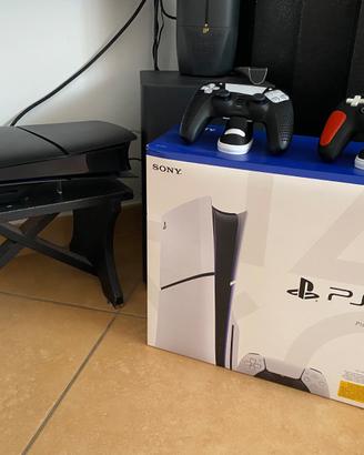 PlayStation 5 con giochi