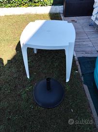 tavolino da giardino più base ombrellone 