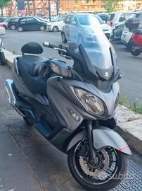 SUZUKI BURGMAN 650 