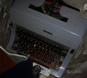 Macchina da scrivere Olivetti
