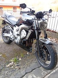 Moto Yamaha FZ6
