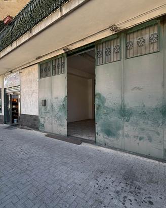 Rif.LA91| magazzino aci sant'antonio