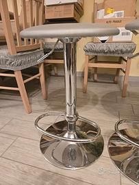 Sgabelli regolabili grigi