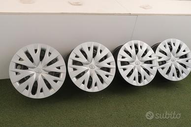 Cerchi in ferro Toyota Yaris 15 ORIGINALI 2151655