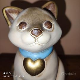thun gatto con collarino e cuore