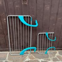 Due stendibiancheria da balcone