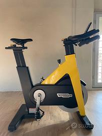 Group cycle Technogym bike