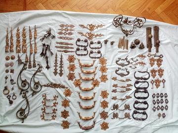 blocco/singoli 110 pezzi pomoli fregi maniglie 