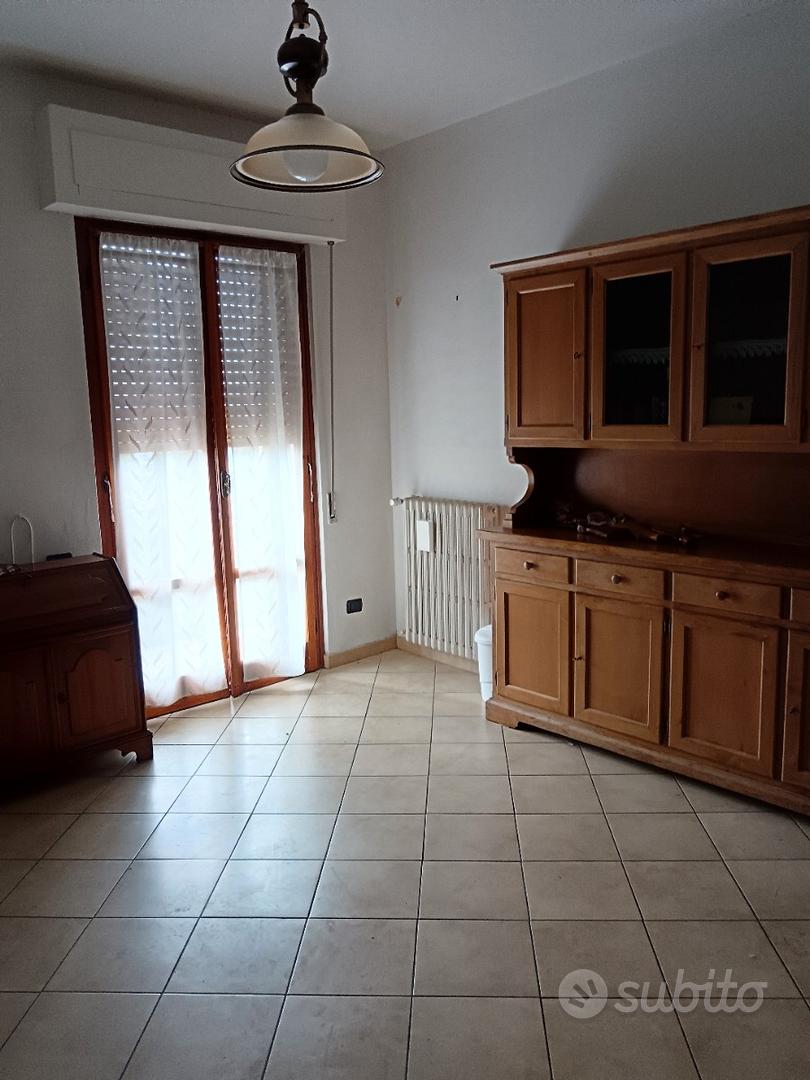 Casa con giardino e cantina - Vista 3