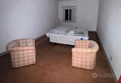 POLTRONCINE E POLTRONE VARIE e DIVANO