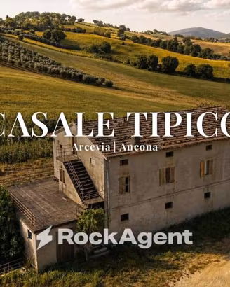 Rustico / Casale di 223 m² con più di 5 locali a A