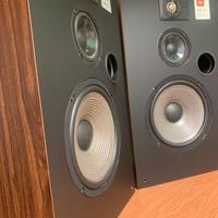 Splendidi diffusori JBL TLX8