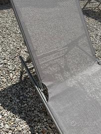 Due lettini prendisole