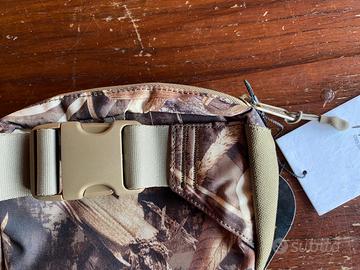 Hershel marsupio con etichetta