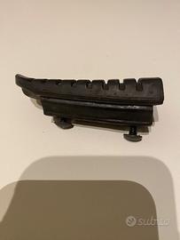 Gommino pedalino ant.  Suzuki V Strom 650