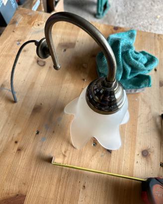 Applique finitura bronzo con campana in vetro