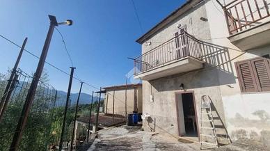 CASA SEMINDIPENDENTE A CERVARA DI ROMA